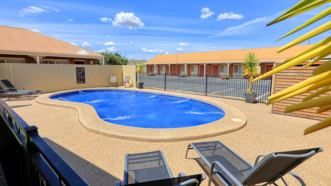 Top Of The Town Motel & Apartments Benalla Exterior photo