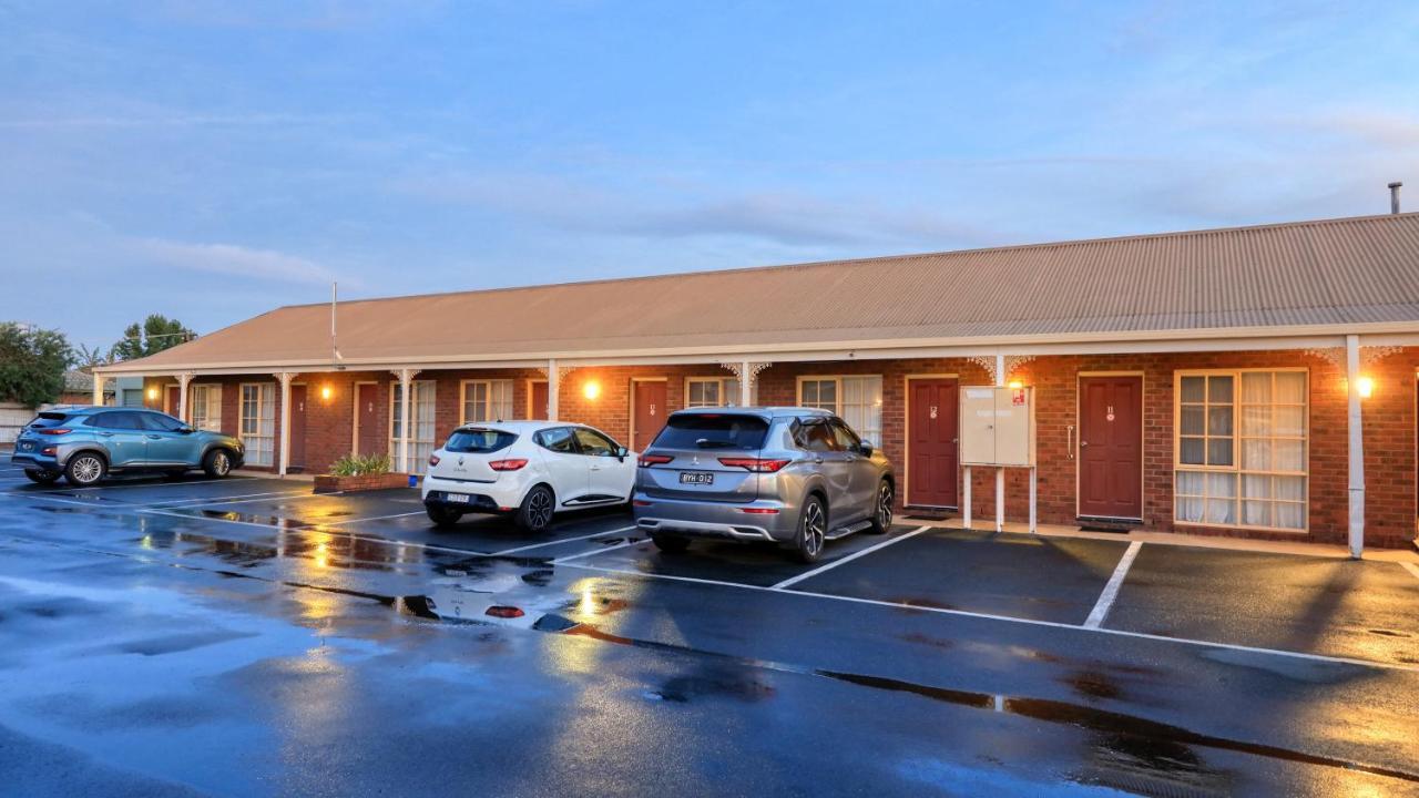Top Of The Town Motel & Apartments Benalla Exterior photo
